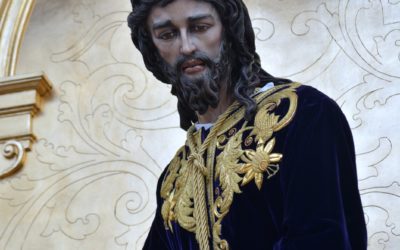 Nuestro Padre Jesús en Su Soberano Poder, revestido para el próximo Lunes Santo