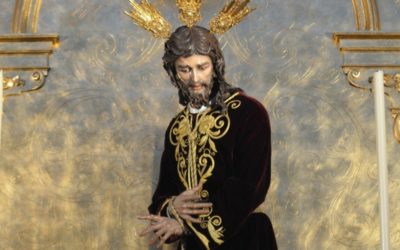 Nuestro Padre Jesús en Su Soberano Poder, revestido para los próximos cultos sacramentales